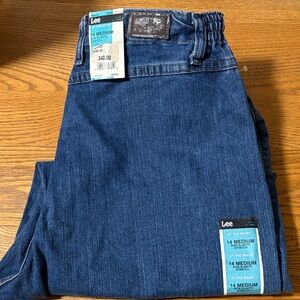 Women’s Lee Medium Blue Elastic Waist Jeans NWT 14 medium 31” inseam